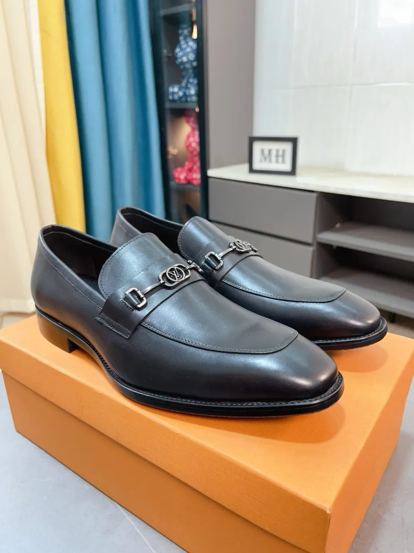 Men's men's shoes 💰500🌸🌸 [Louis Vuitton (LV)] High-end business formal leather shoes 🍀 luxurious and elegant style, both practicality and style, professional focus on details and quality, counter original 1⃣️: 1⃣️ ultra-accurate reproduction 👍🏻! Material: The upper is made of imported original calfskin➕imported Italian cowhide leather. Original anti-slip and wear-resistant outsole! Code number: 38--44 (45 customized)